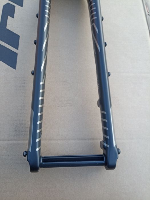 Nowy widelec karbon Gravel Flatmount sztywna os Promcoja Fuji Merida