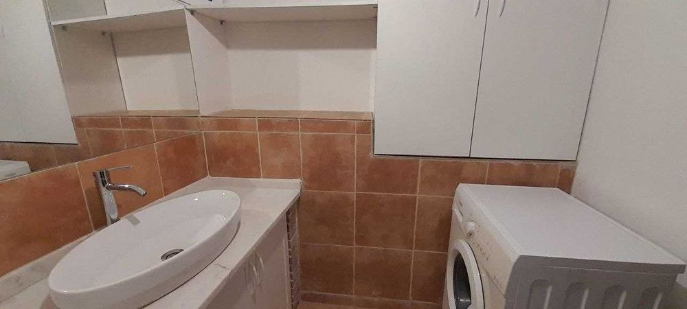 Quarto para arrendar, despesas incluídas, com casa da banho e pequena cozinha uso privado, em Fatima