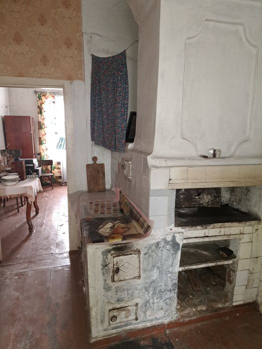 Пів будинку  вул.Поштова10