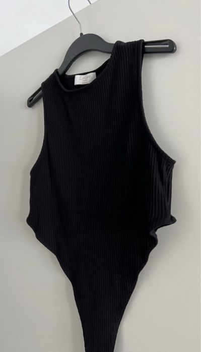 Body / High-cut body / Hoch geschnittener Body von LeGer (38)