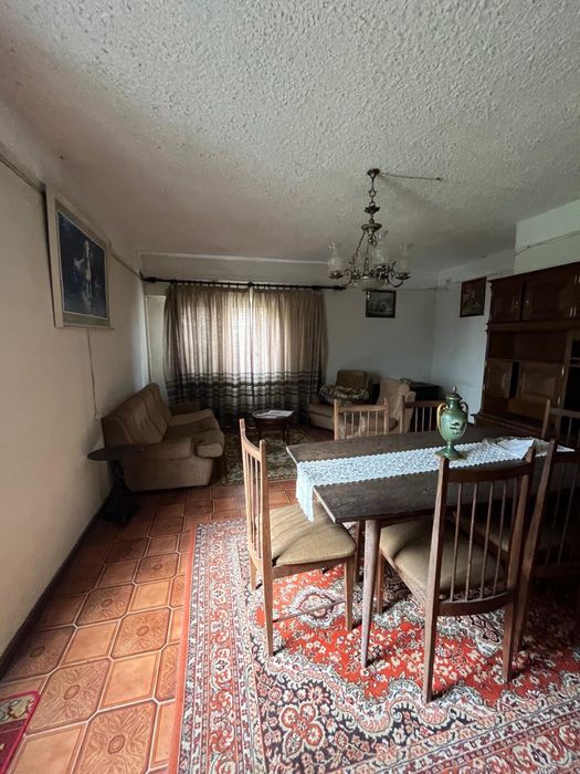 Sala de jantar completa e terno Sofás - Recheio de casa total - 10