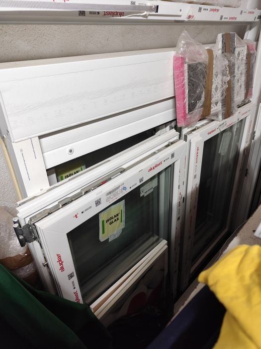 Vendo janelas pvc com estores