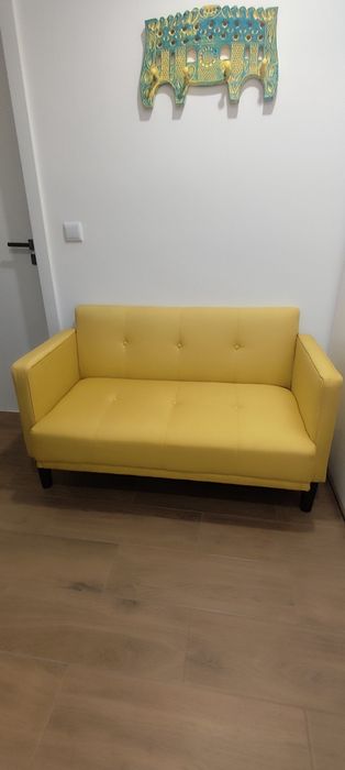 Vendo sofá amarelo dois lugares