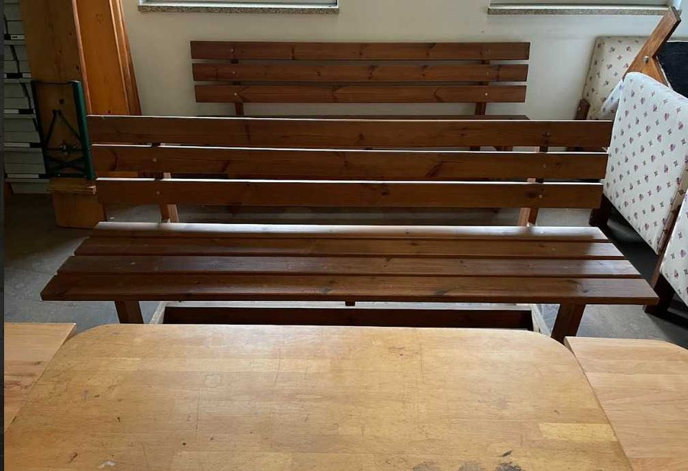 Conjunto de mesa + bancos em madeira