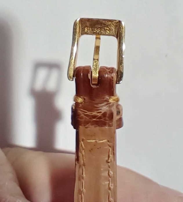 relogio Omega De Ville, senhora, ouro