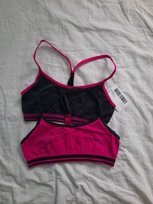 Zestaw topów sportowych