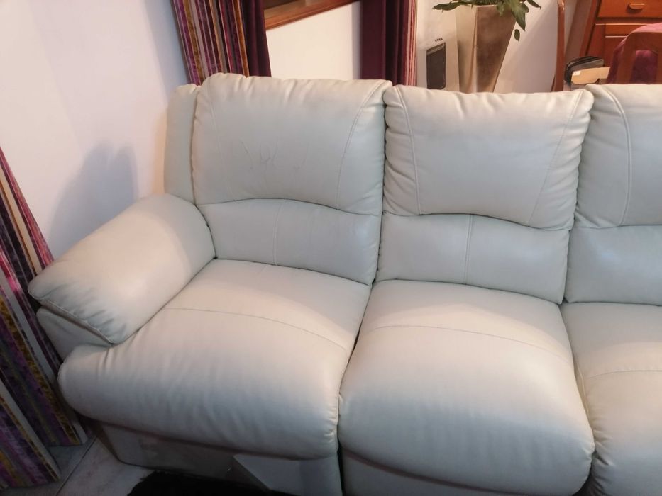 Vendo Sofá em pele