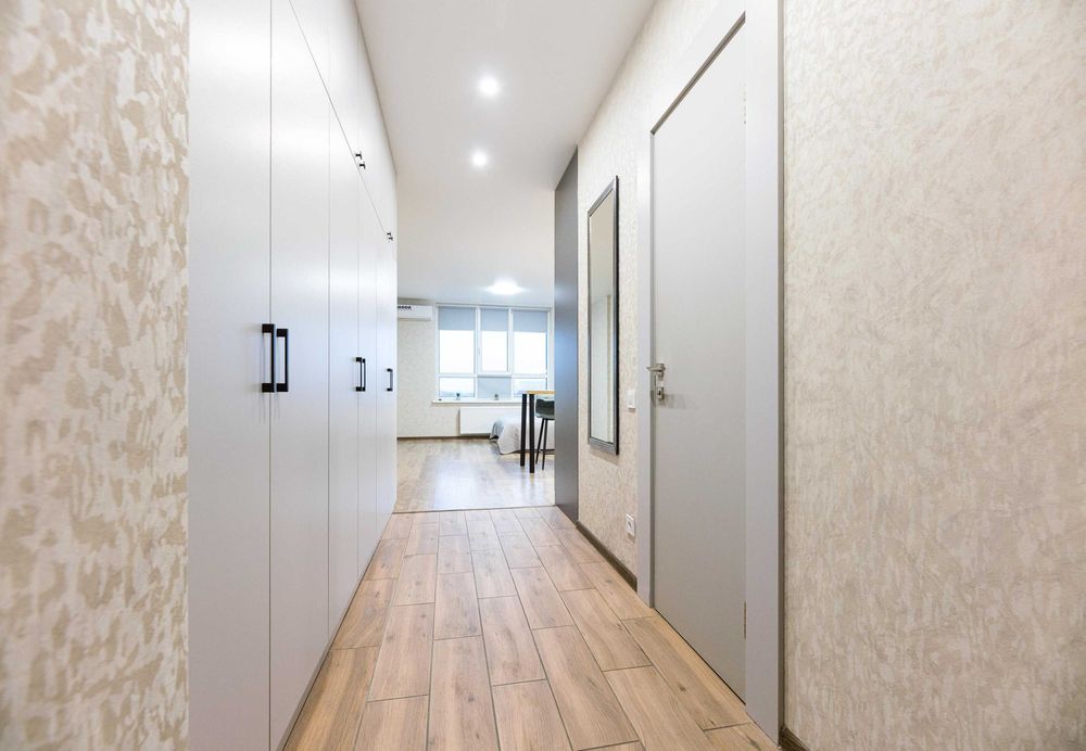 Подобова оренда студії, біля метро, Бажана 17Б. Є укриття.