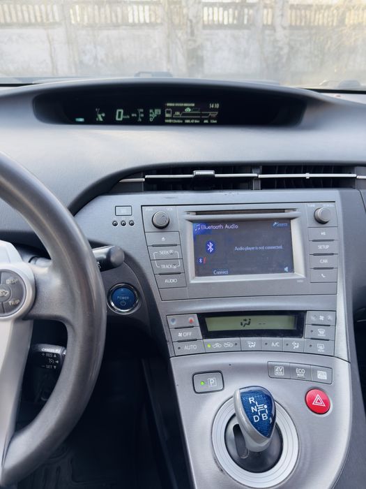 Аренда авто Тойота приус. Оренда приус. Прокат Totota Prius.