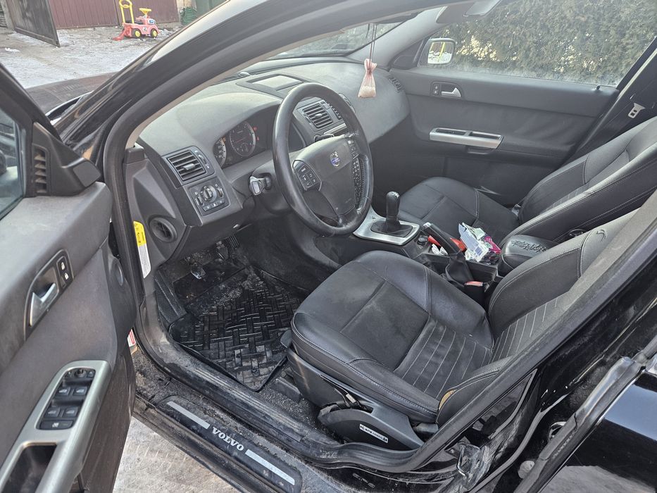 Volvo v50 2005 рік 2.0 дизель тільки для військових