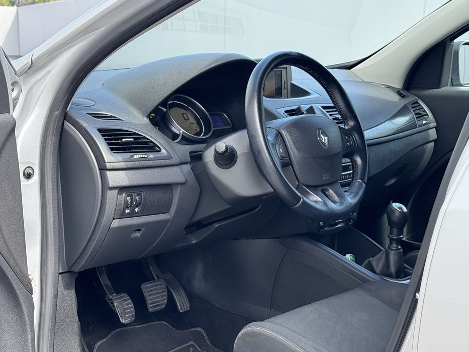 Renault Mégane Break — fotografia 10