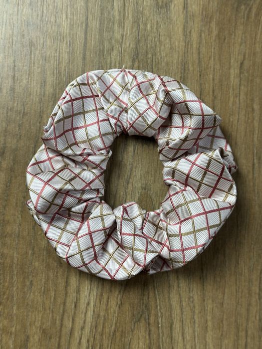 Jedwabne gumki do włosów 2 szt. – czerwone scrunchie, duża + mała