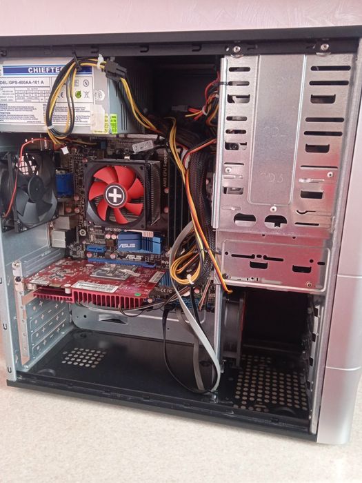 Комп'ютер, системний блок. AM3 + монітор 19" Philips.