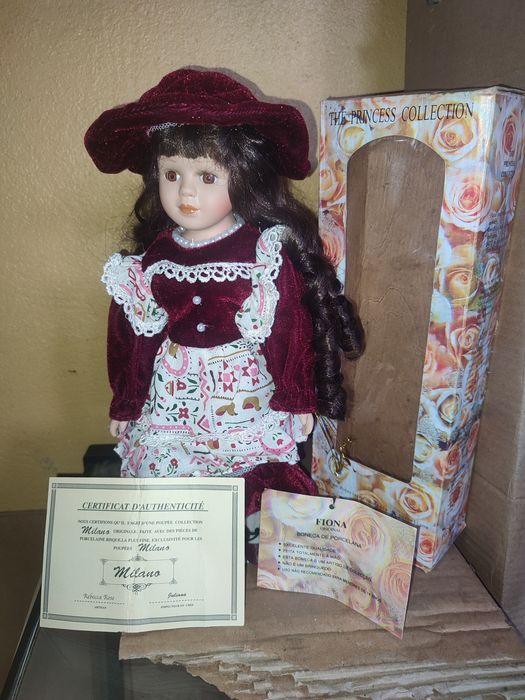Boneca porcelana