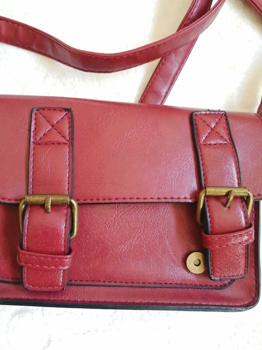 Mala couro tiracolo vermelho escuro