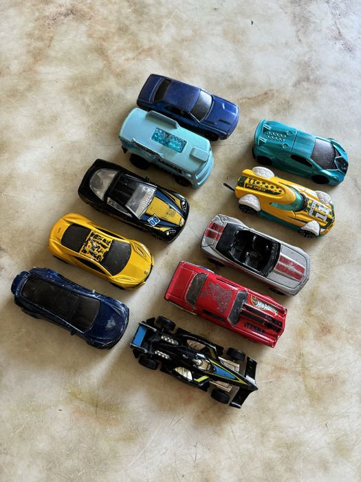 Машинки Hot Wheels