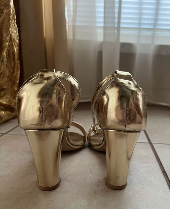 Босоніжни жіночі