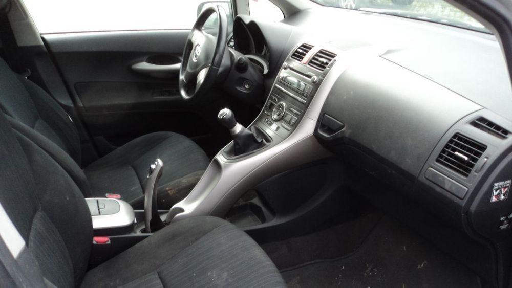 Toyota Auris 1.4 D-4D 5P 2007 - Para Peças