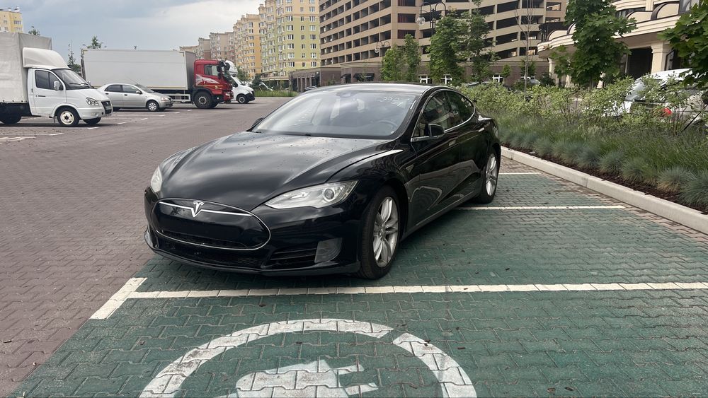Київ! Тесла Tesla model S 2015 85квт
