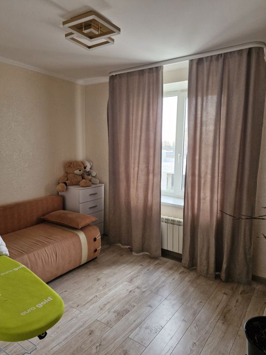 Квартира подобово з сучасним ремонтом.Ціна договірна.