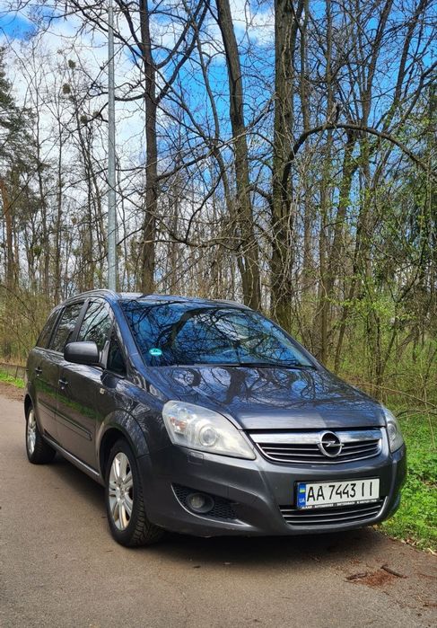 Opel Zafira b 1.9  150к.с. дизель 2010р