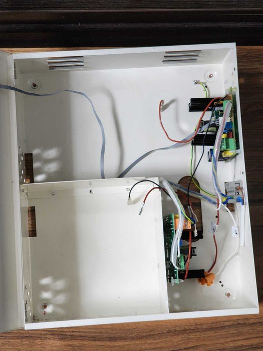 Источник бесперебойного питания PSU-6А/24В BOX TRINIX