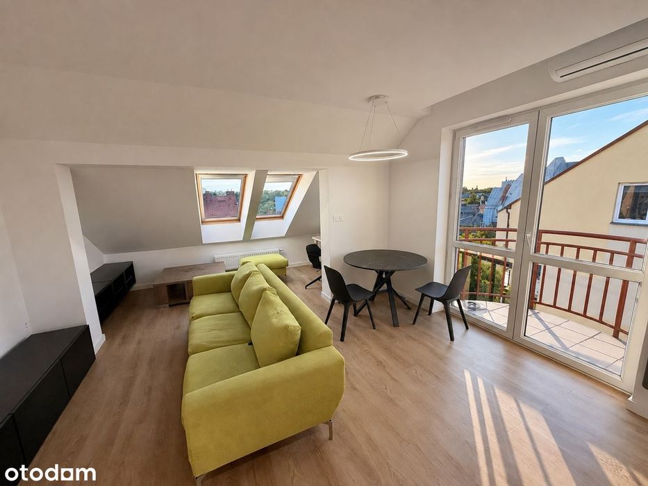 Nowoczesne mieszkanie na poddaszu | Centrum Dąbrowy Górniczej | 52 m²
