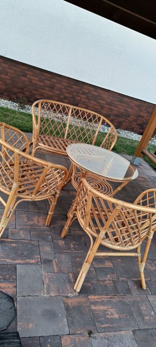 Komplet mebli bambusowy.