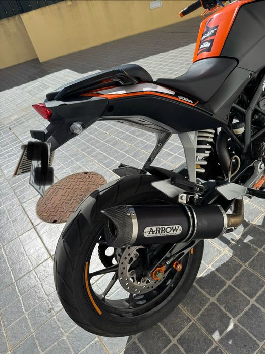 KTM Duke 125 (um só dono)