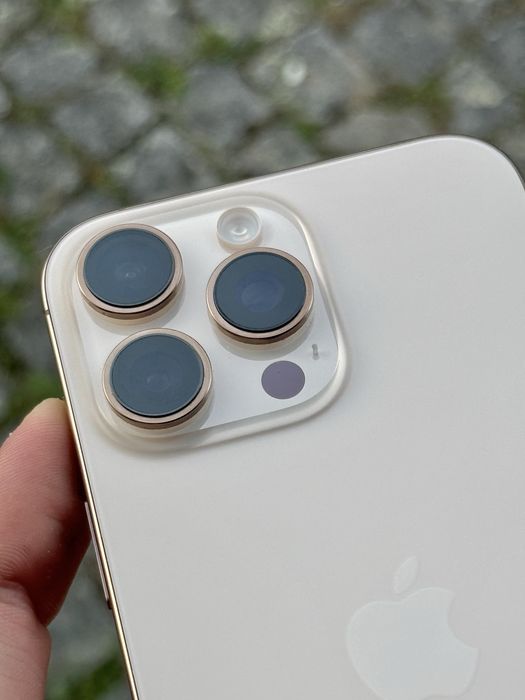 iPhone 16 Pro Max 256GB Desert C/Garantia