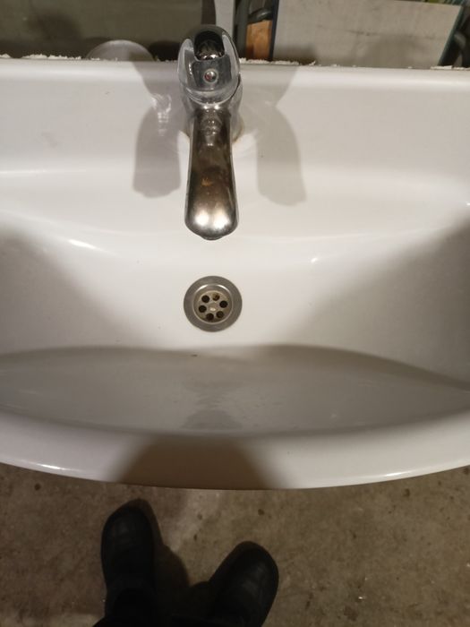 Умывальник с тумбочкой