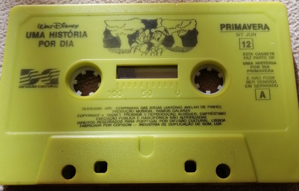 Cassetes com histórias infantis