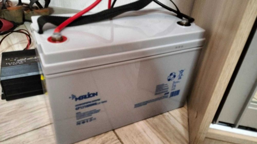 Продам AGM аккумуляторна 100 Ач Merlion 12В GP121000M8