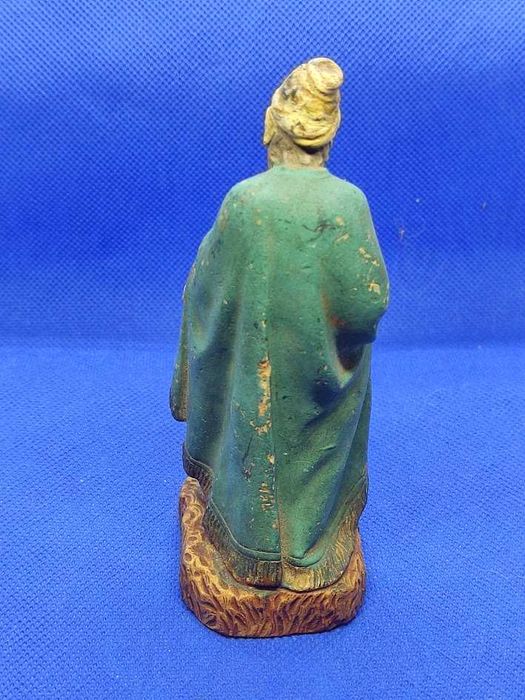 Pequena estatueta antiga do Rei Mago Gaspar