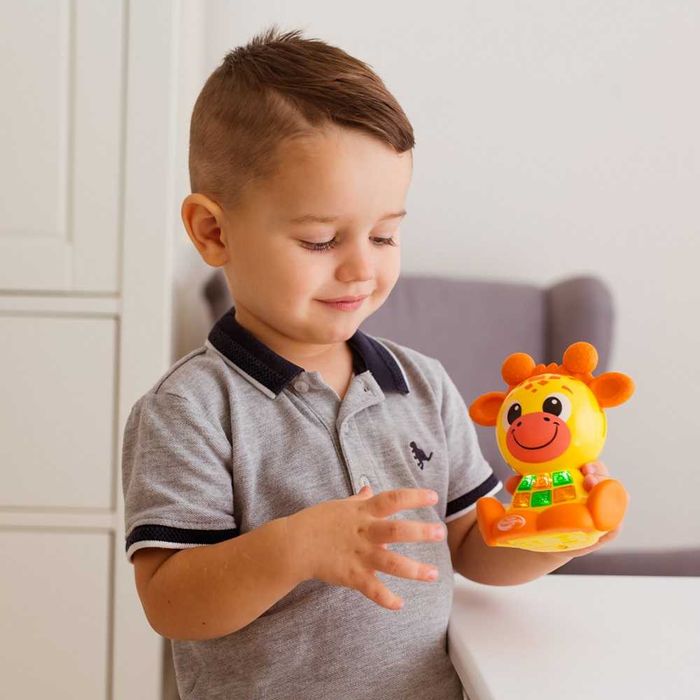 Dumel Discovery Interaktywny zwierzak Bystra Żyrafa DD50096