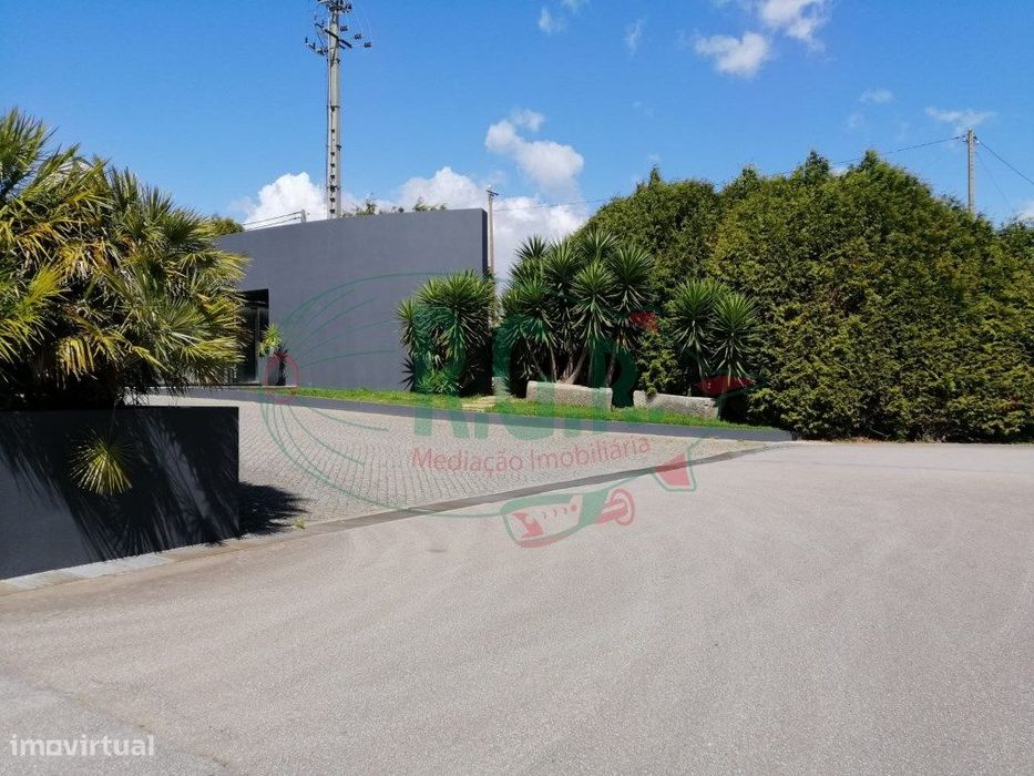Espaços Comerciais/Armazéns - Gondomar