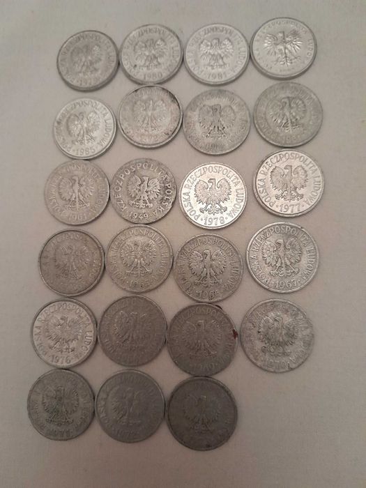 Sprzedam zbiór 23 monet 20gr. każdy w innym roczniku PRL