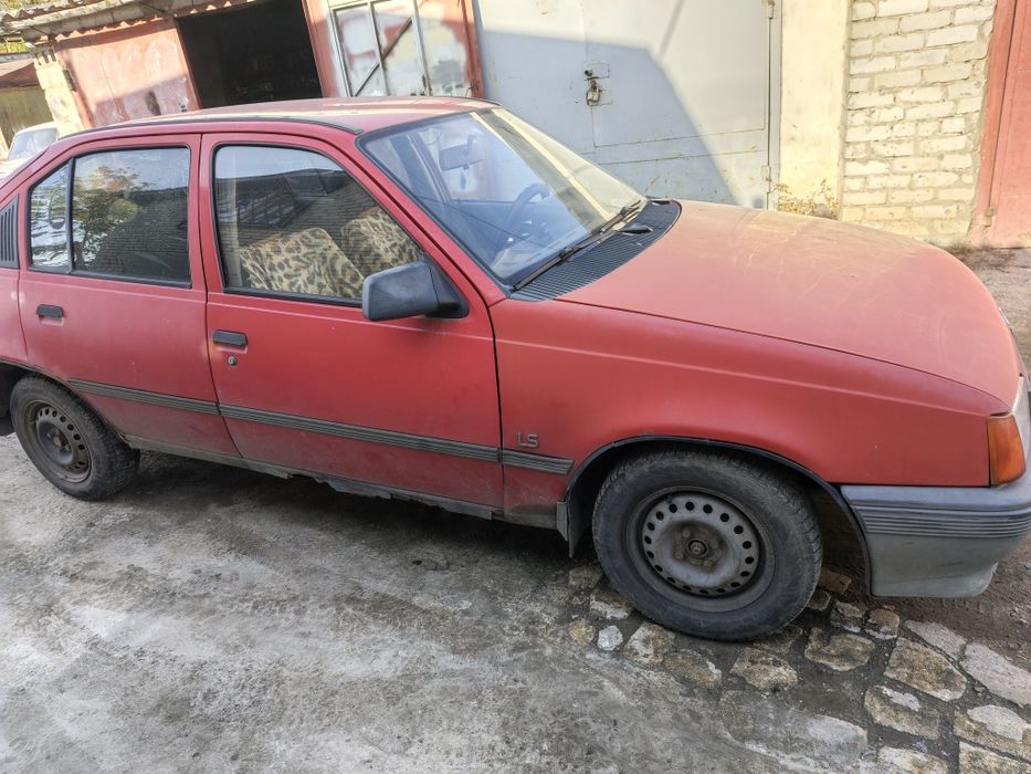 Продам Опель кадет 1.3