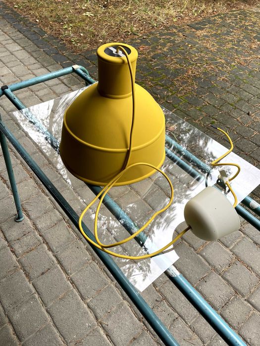 Lampa wisząca żółta Muuto
