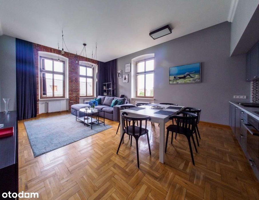 Apartament w odrestaurowanej kamienicy, winda, centrum - wynajem