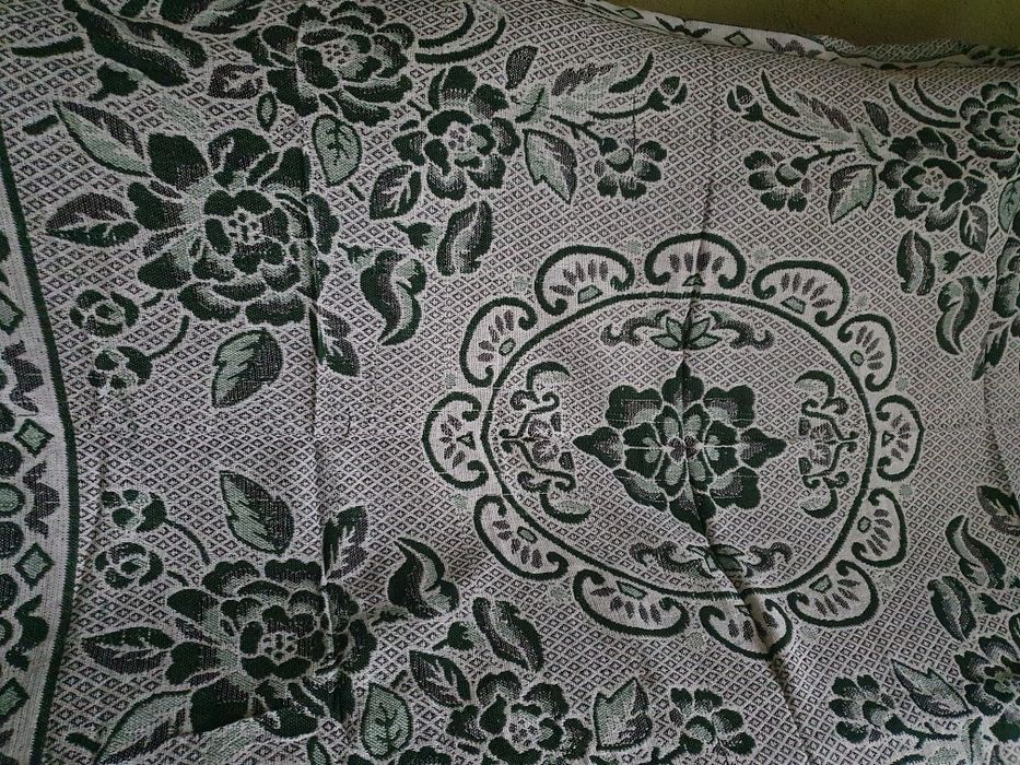 Покривало на ліжко, диван