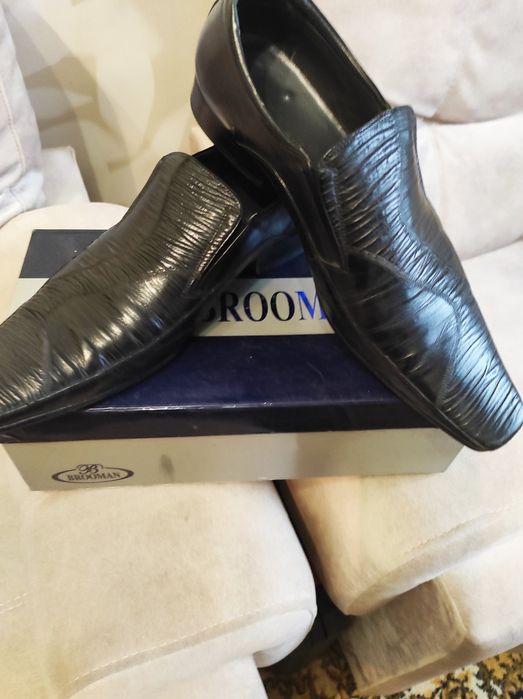 Продам кожаные туфли