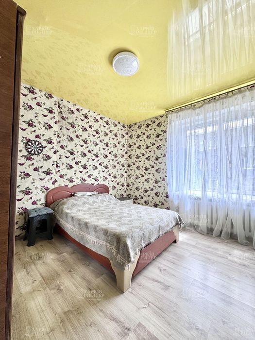 D1M  Продам 2 к. сталінку, вул. Григорія Сковороди, 67. Сертифікат.