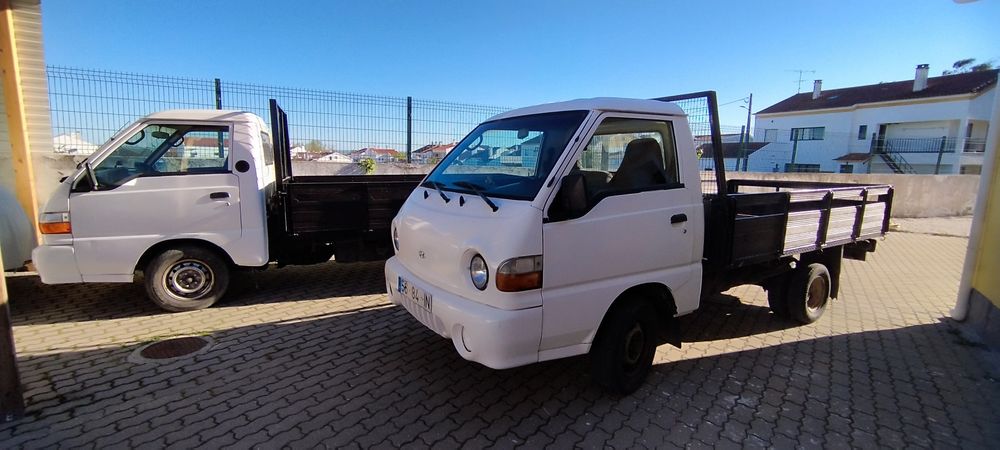 2 Hyundai H100. Vendo uma delas.