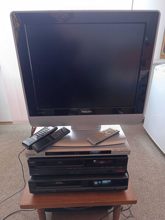 Відеомагнітофон, телевізор, DVD