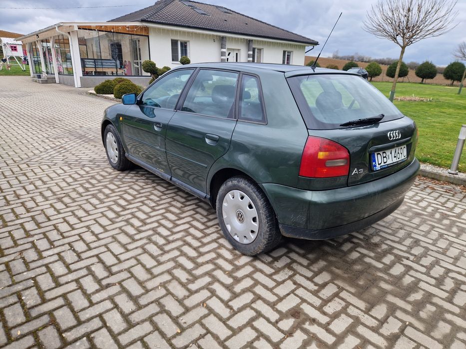 Audi a3 1.8b OKAZJA zarej 5 drzwi