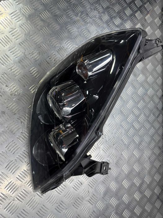 Фара правая Новая Opel Vectra C рестайлинг Valeo 89312329