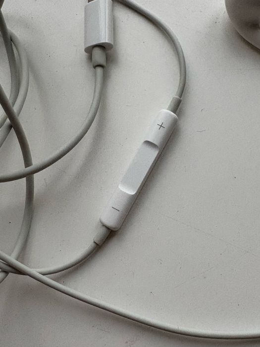 Навушники оригінал Apple EarPods Lightning (A1748)