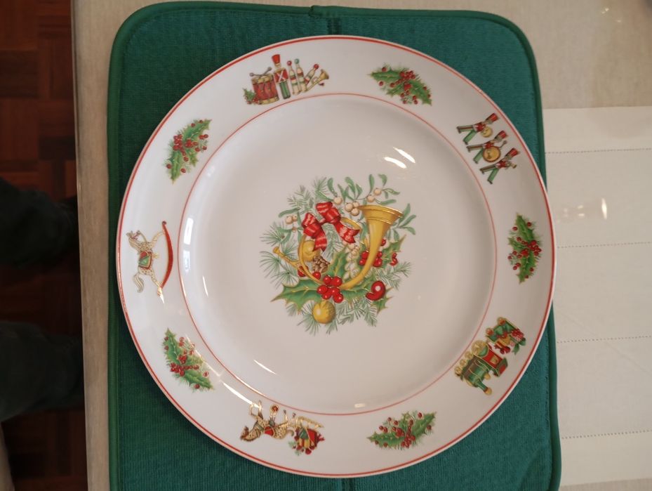 Prato em porcelana de natal Coleção Vista Alegre