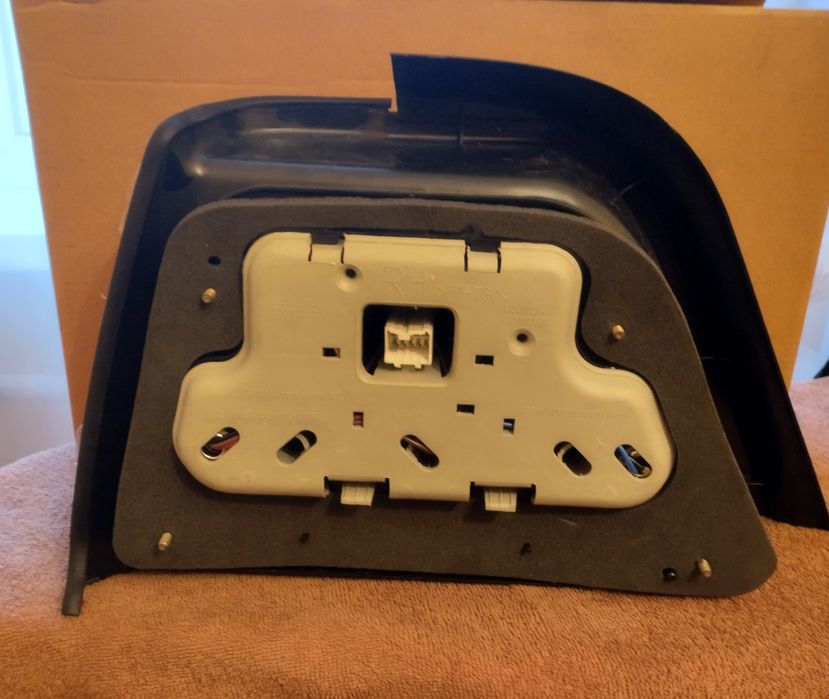 Фонарь задній правий та лівий DAEWOO NEXIA (95-08).